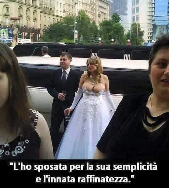 Vestito da sposa molto scollato