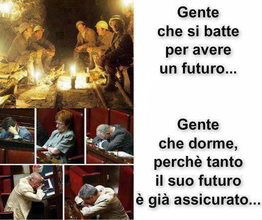 Foto Divertente: Raffronto tra operai che lottano per un futuro e politici