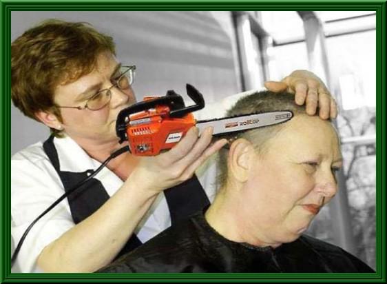 Foto Divertente: Ritocco dei capelli con motosega