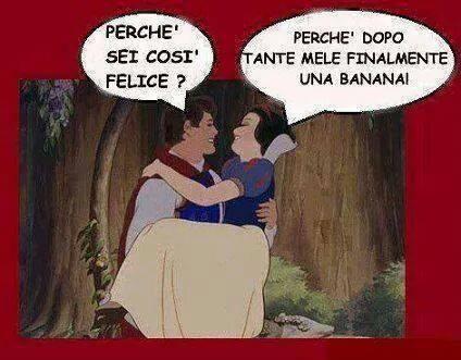 Foto Divertente: Biancaneve in braccio al principe azzurro