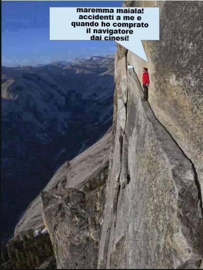 Uomo sul ciglio di un dirupo
