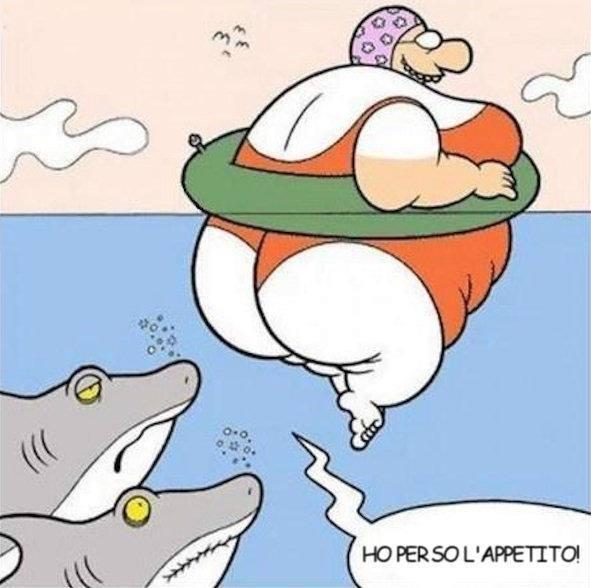Foto Divertente: Grossa signora che fa il bagno con tre squali nelle vicinanze