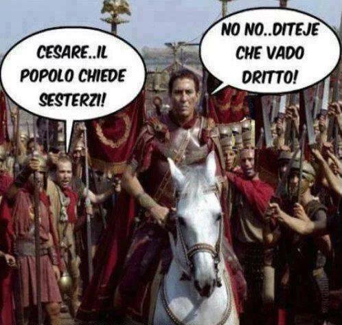 Foto Divertente: Cesare a cavallo e il suo popolo