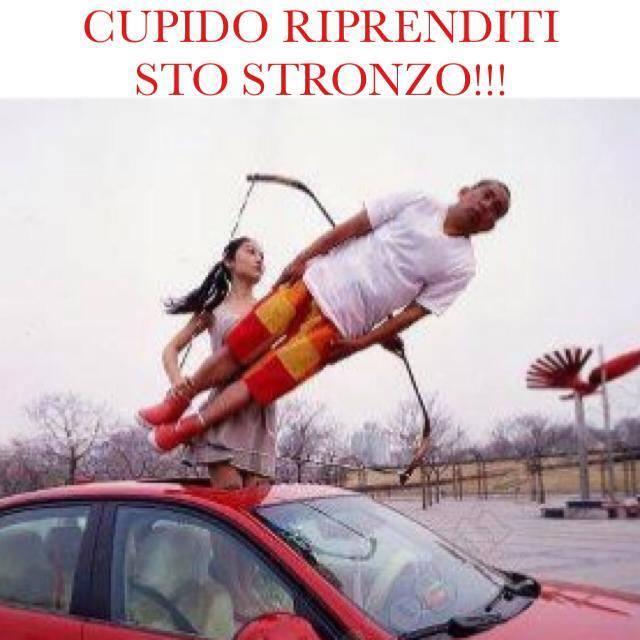 Uomo lanciato con l'arco