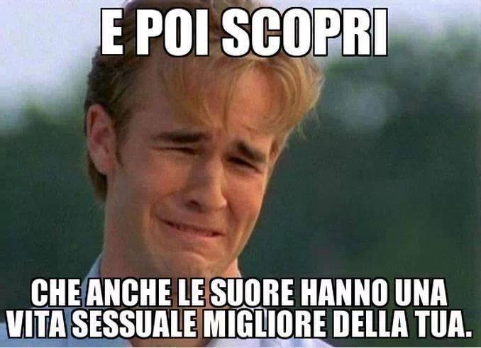 Foto Divertente: Uomo che piange pensando alla propria vita sessuale