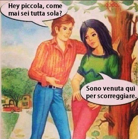 Foto Divertente: Ragazzo raggiunge una ragazza rimasta da sola