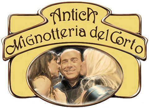 Foto Divertente: Berlusconi tra due bionde
