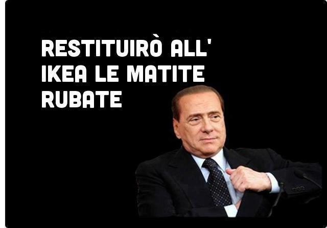 Foto Divertente: Berlusconi restituisce le matite dell'ikea