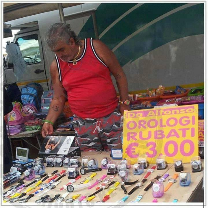 Foto Divertente: Cartello di orologi rubati