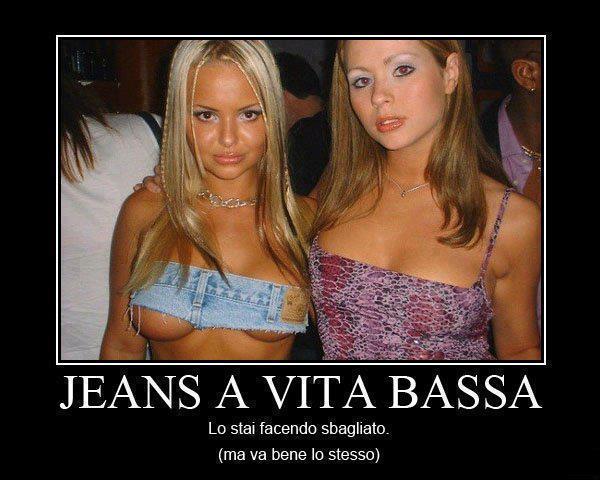 Foto Divertente: Ragazza con top di jeans