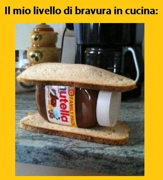 Foto Divertente: Panino con il barattolo di nutella