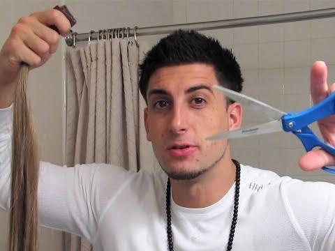 Fidanzato finge di tagliare i capelli alla propria ragazza!