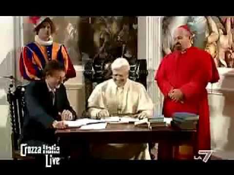 Crozza in "Papa Ratzinger" che fa le parole crociate!