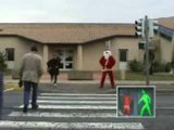 Un babbo Natale veramente matto...guardate quello che combina